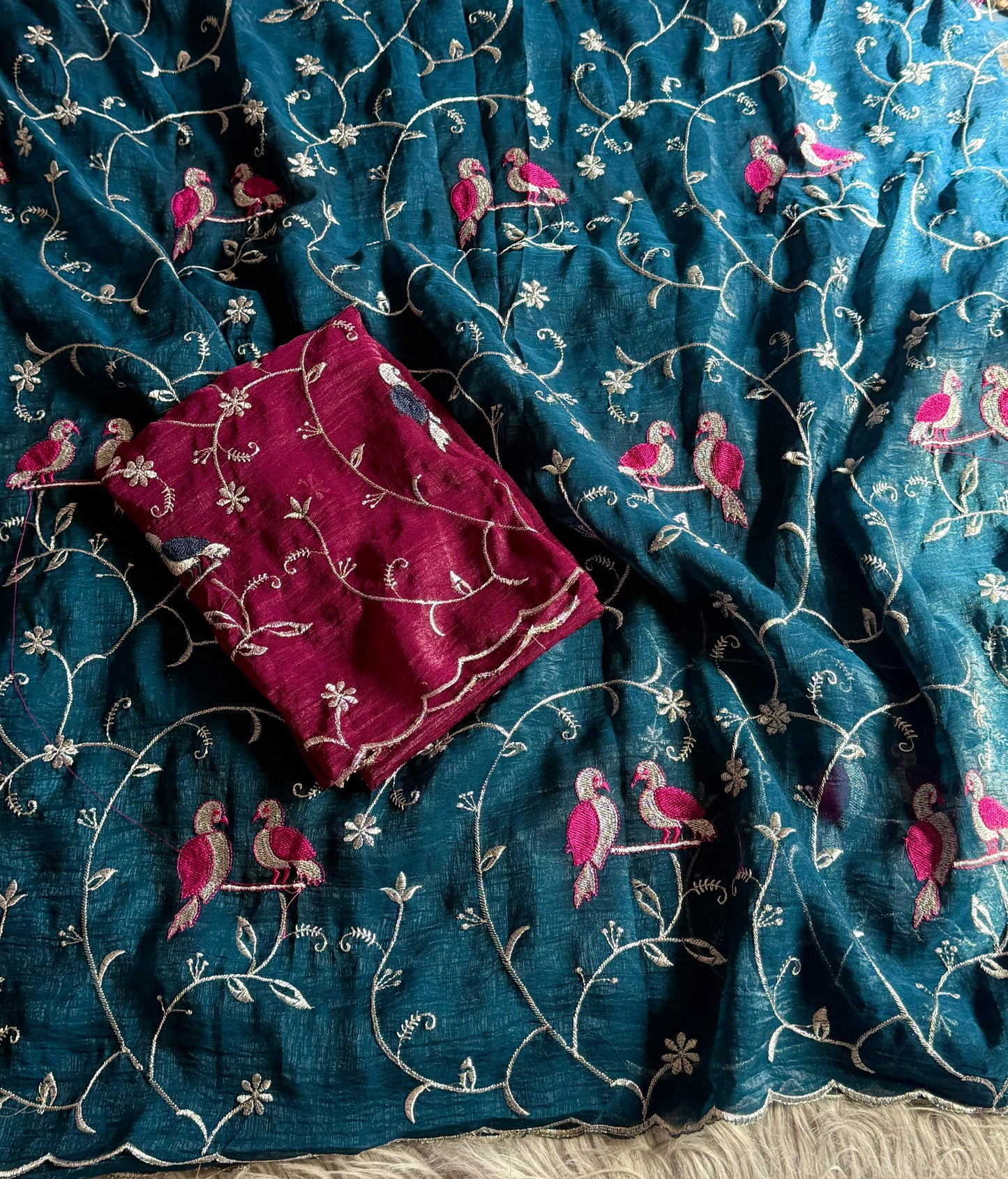 🌸 ZIVAAE Crunchy Crush Saree — Vibrant, Playful & Bollywood-Inspired